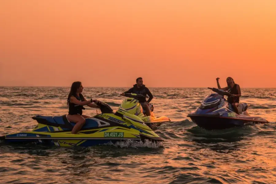 Jet Ski Tour – Private Transfer ( 60 Minutes Dubai Beach)